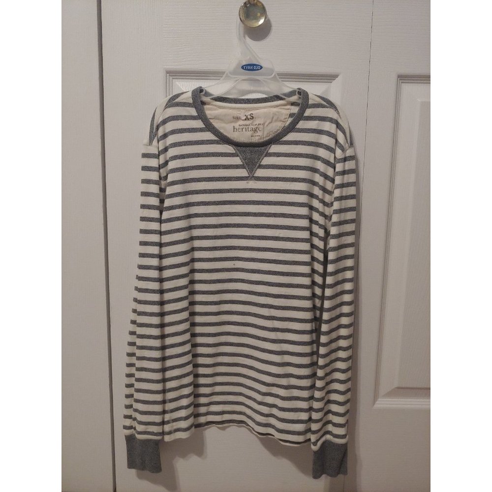 Banana Republic Long Sleeve Adult Sweater